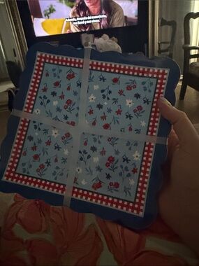 Tommy Bahama Blue Red Floral Square Trivet scallops